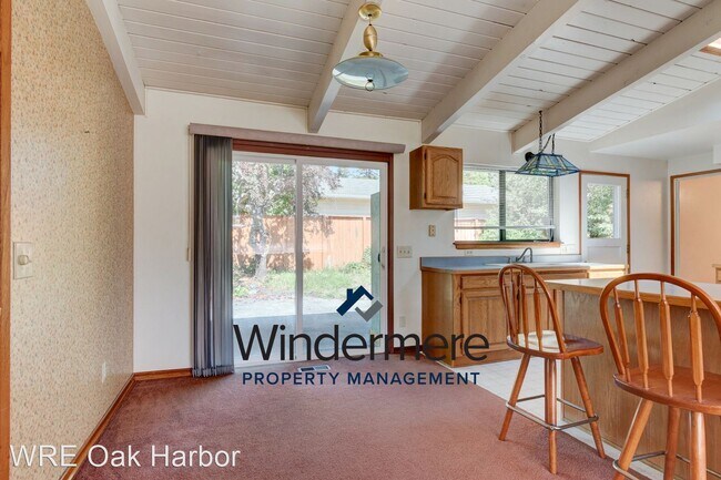 Building Photo - 3 br, 1.5 bath House - 930 Burroughs Ave