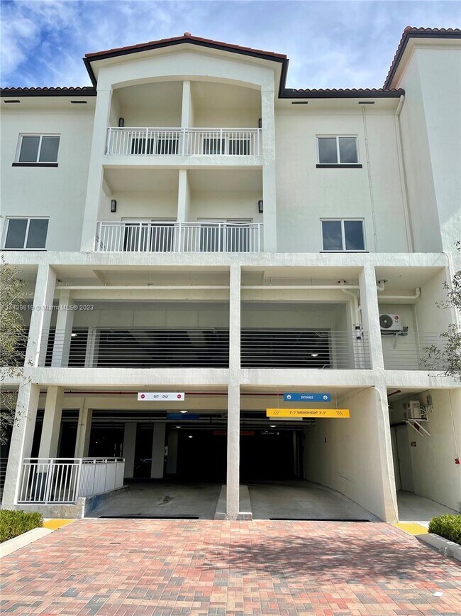 Foto del edificio - 10950 NW 82nd St