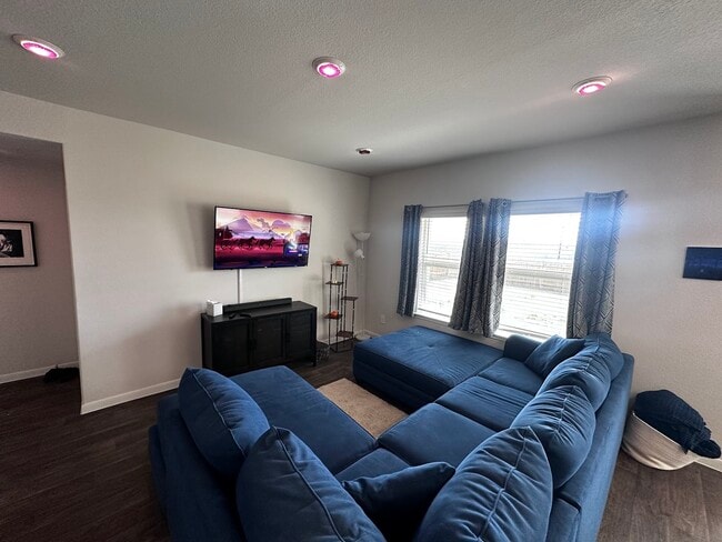 Building Photo - 121 Escala Way