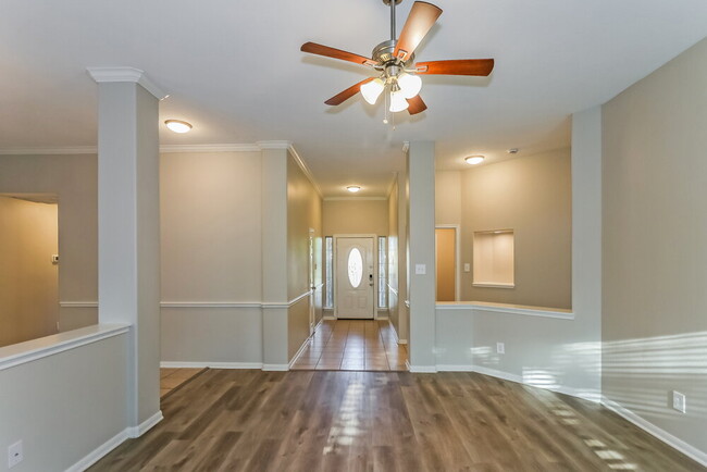 Building Photo - 9806 King Arthur Ct