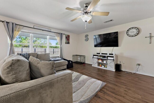 Foto del edificio - 57 Whisperwood Ln