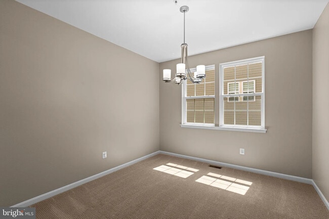 Building Photo - 920 St Martins Loop