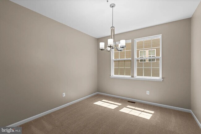 Foto del edificio - 920 St Martins Loop