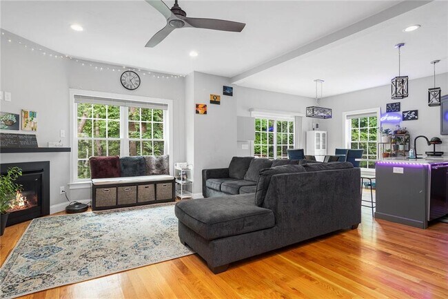 Foto del edificio - 404 Hunting Hill Dr