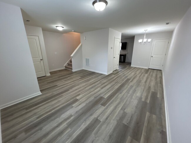 Foto del edificio - Updated 3 Bedroom | 2.5 Bath Townhome in R...