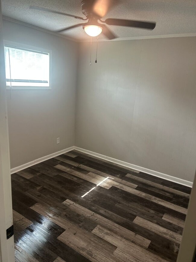 Building Photo - 610 Dogwood View Dr