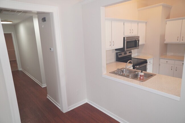 Foto del edificio - 1133 Oakcrest Dr