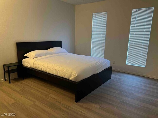 Foto del edificio - 4640 Koval Ln