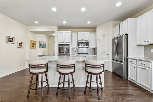 Foto del edificio - 7956 S Grand Baker Way