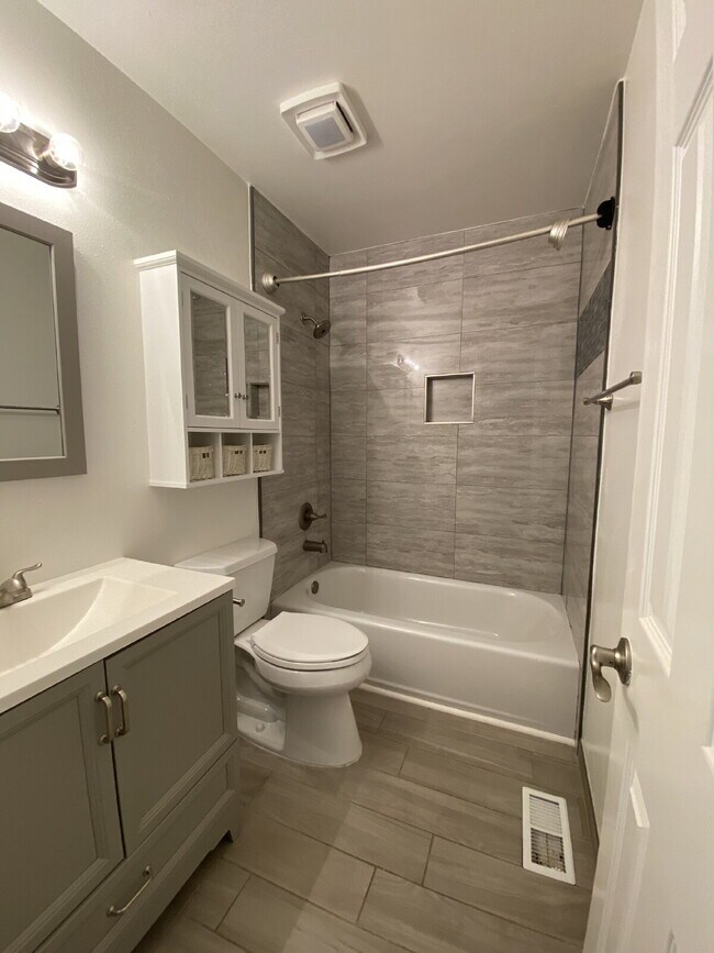 Foto del edificio - 3 bedroom - Allison