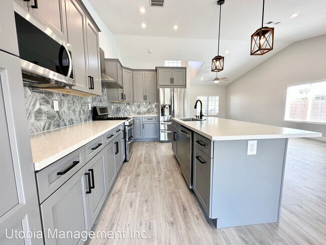 Foto del edificio - 4 br, 2 bath House - 78795 Birchcrest Cir