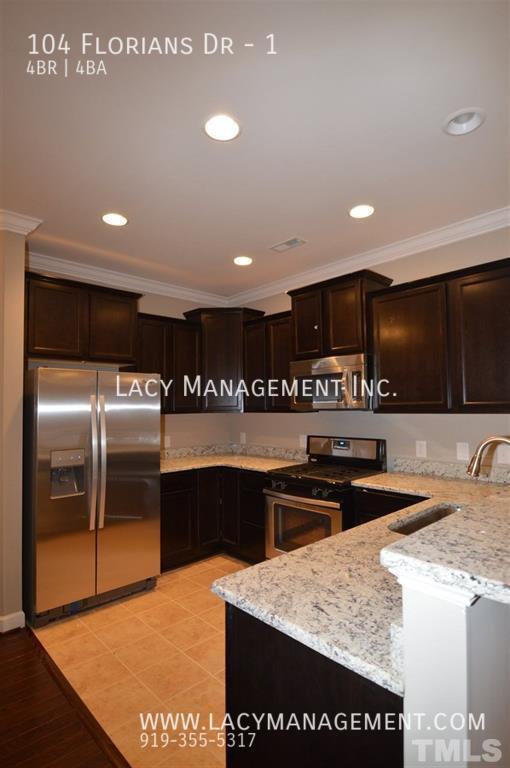 Building Photo - 104 Florians Dr