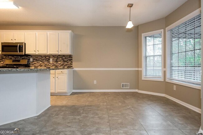 Building Photo - 300 Dailey's Plantation Dr