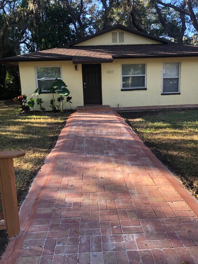 Foto principal - 4510 42nd Ave N