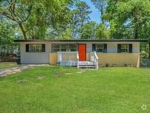 Building Photo - 2204 Berkshire Dr