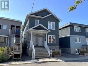 Building Photo - 216 Carillon St