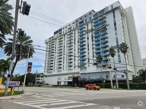 Building Photo - 13499 Biscayne Blvd