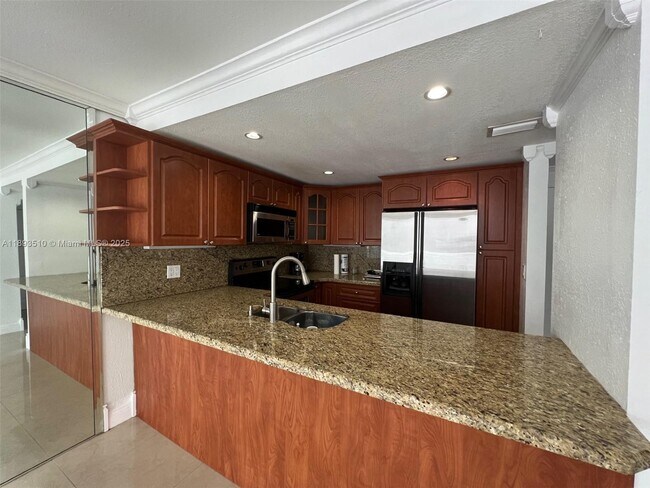 Building Photo - 401 Ocean Dr