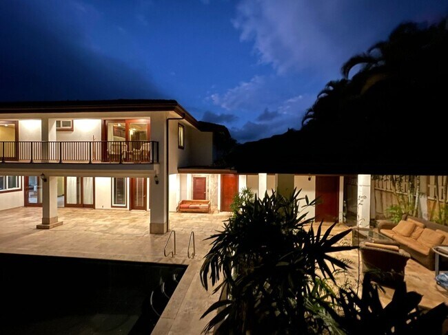 Building Photo - 466 Portlock Rd