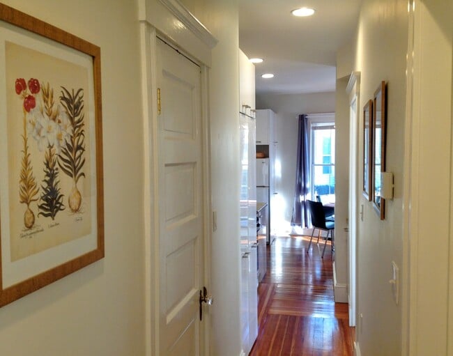 ENTRY HALLWAY - 41 Fairfield Street