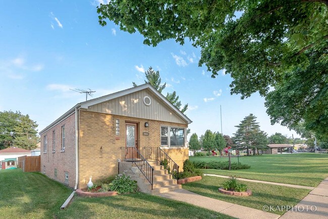 Building Photo - 3430 Highland Ave