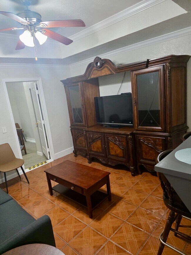 Foto del edificio - 814 Connally Terrace