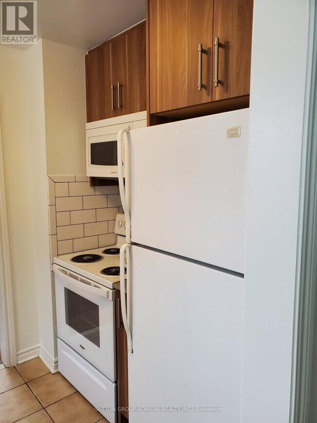 Photo du bâtiment - 7 Town House Crescent