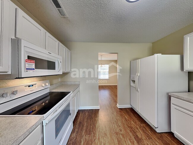 Foto del edificio - 155 Camforth Dr