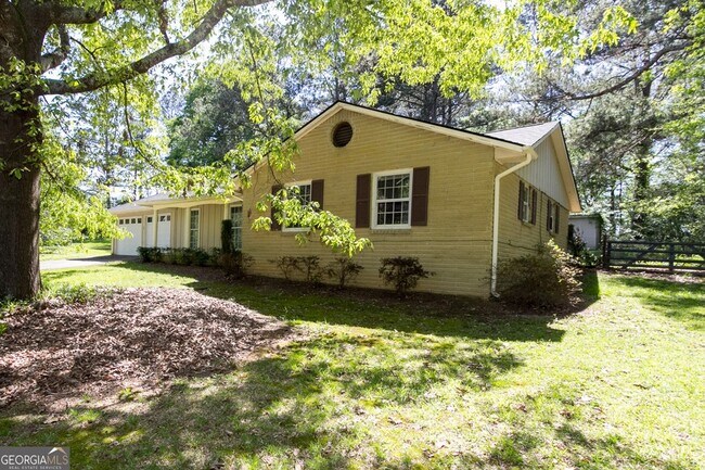 Foto del edificio - 3720 Sunny Hill Dr