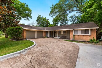 Building Photo - 1622 Hollow Hook Rd