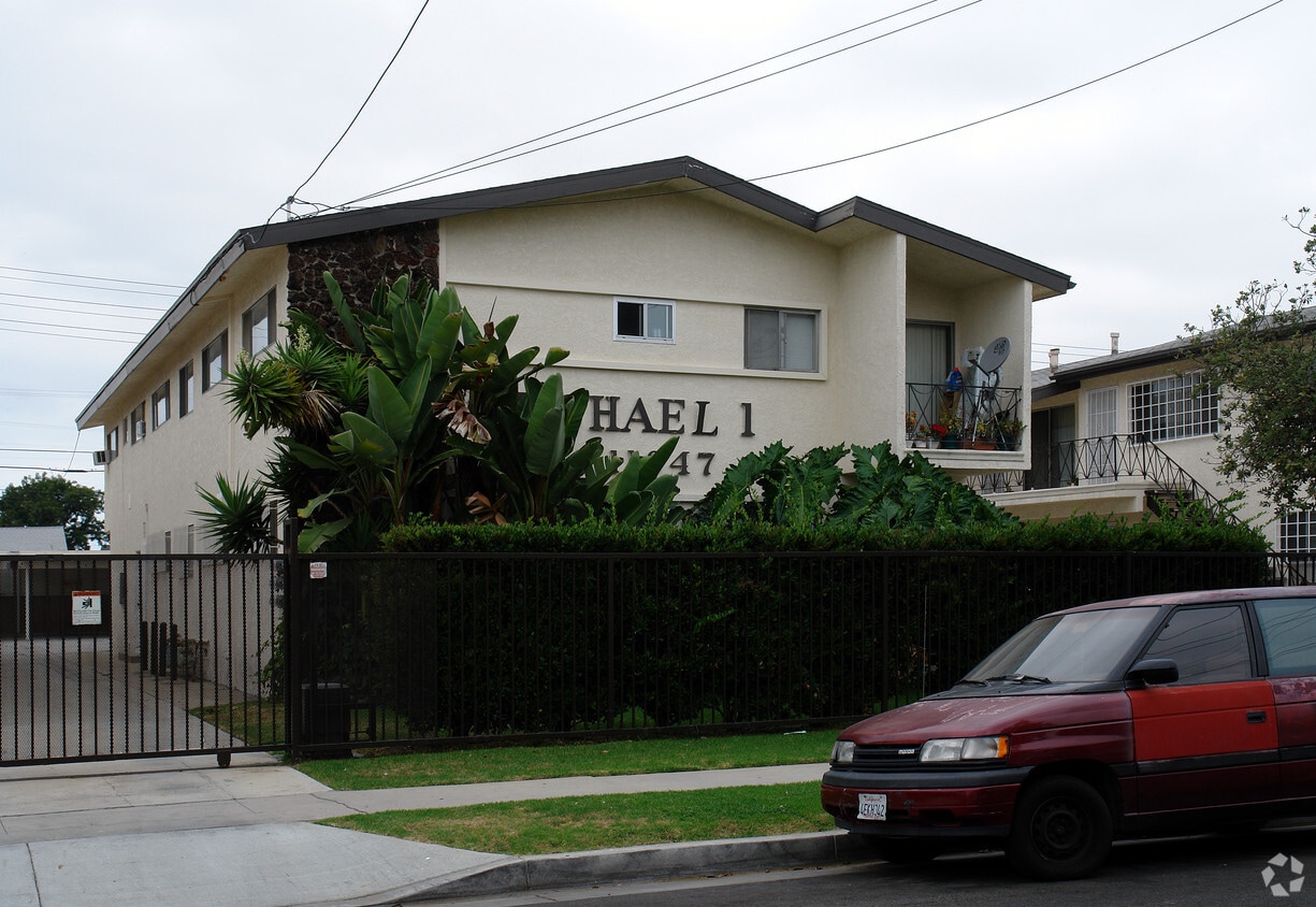 Building Photo - 11947 Gale Ave
