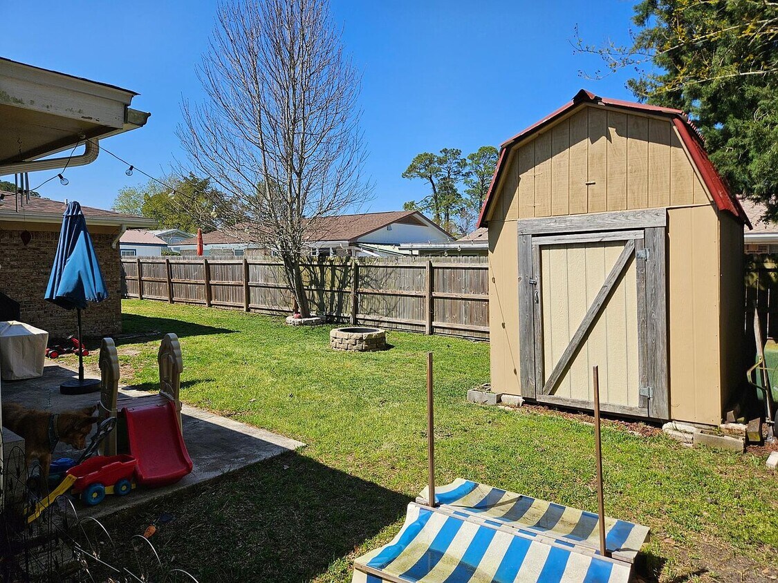 Building Photo - 120 Perdido Cir