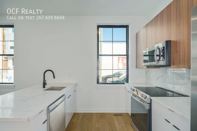 Building Photo - Brand New Passyunk Crossing Apartment