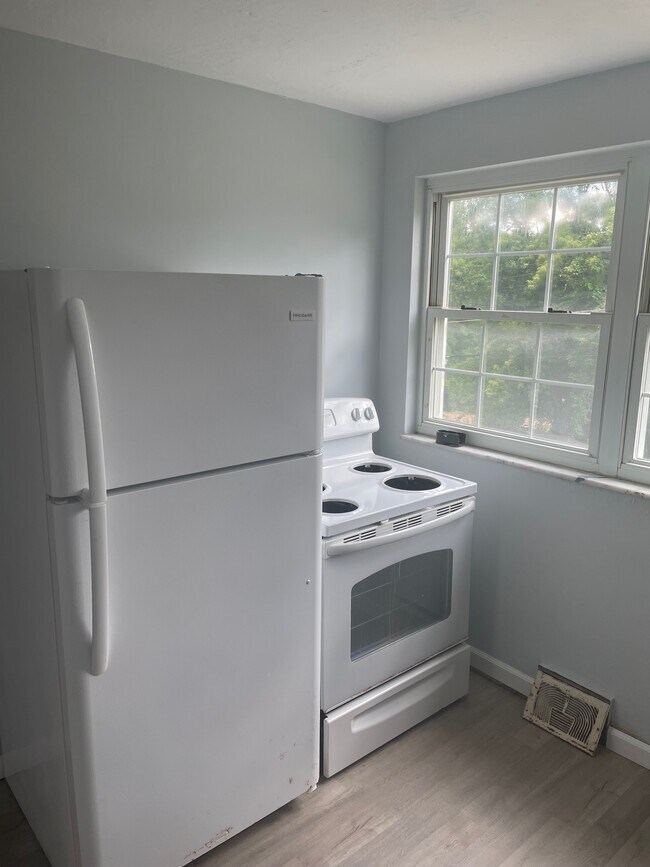 Building Photo - 577 Lucia Dr