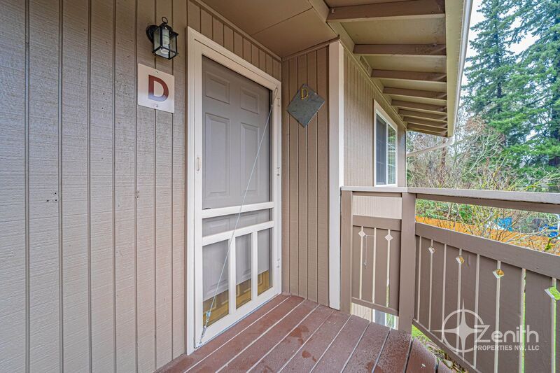 Primary Photo - 10809 NE 48th Cir