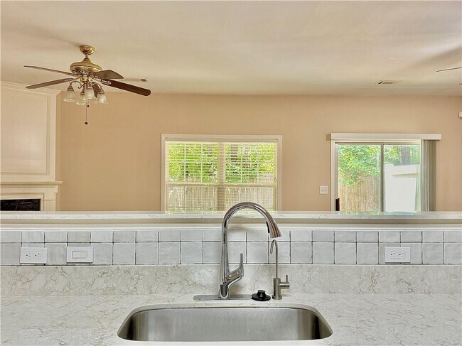 Foto del edificio - 370 Creek Manor Way