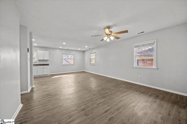 Building Photo - 213 Fisher Ave