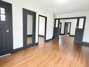 Building Photo - 761 Cataraqui St