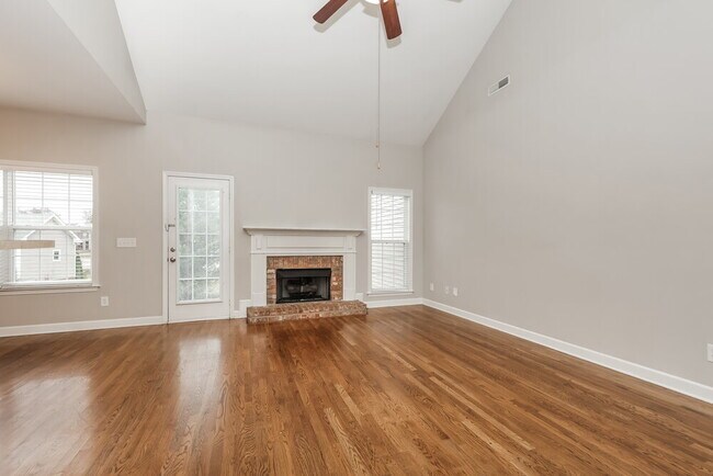 Foto del edificio - 6033 Lori Anne Dr