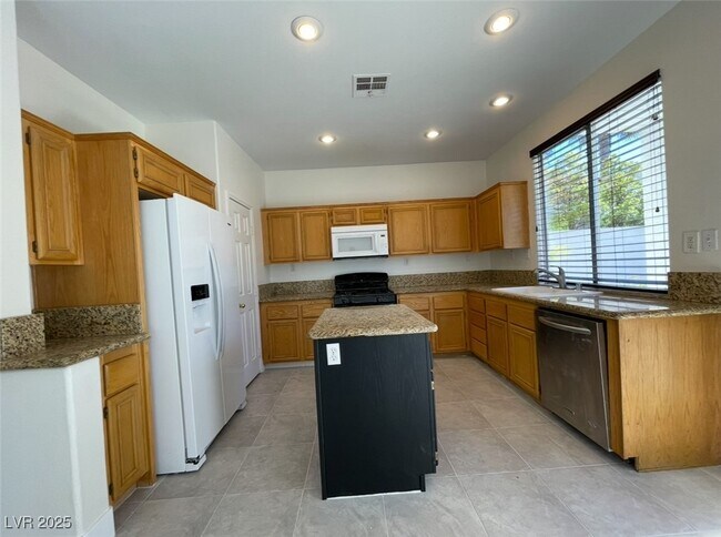 Foto del edificio - 2289 Surrey Meadows Ave