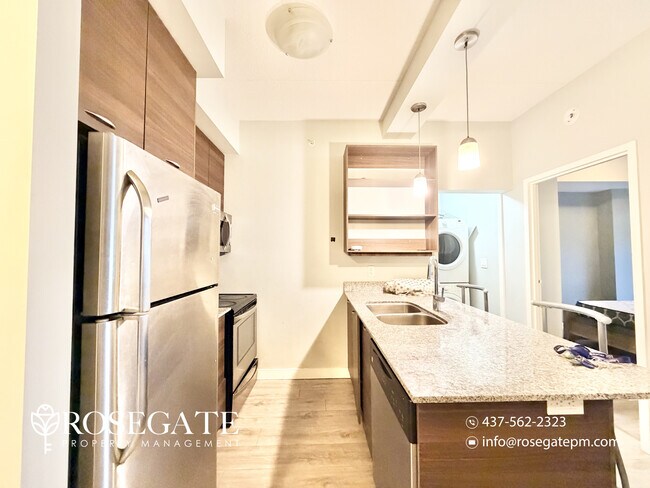 Photo du bâtiment - Waterloo 1-Bedroom | Parking Included | Internet Included