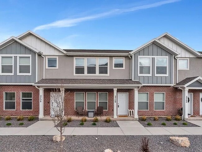 Building Photo - 2740 E Kistler Alley