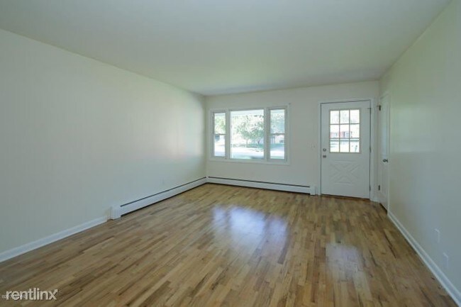 Foto del edificio - 3 br, 1 bath Duplex - 13535 W Tremblay Dr