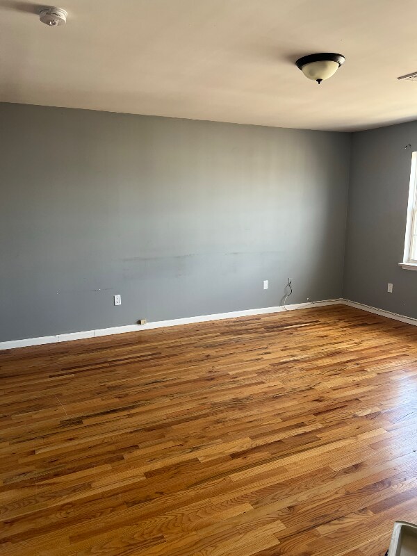 Foto principal - 56 Chester Ave