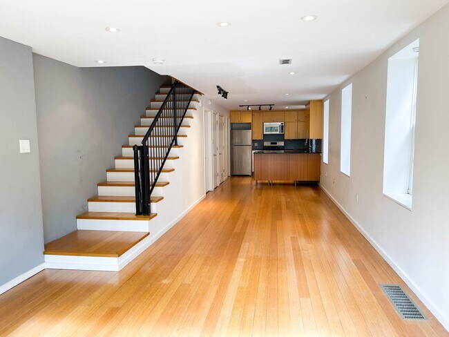 Foto del edificio - Beautiful 2-Bedroom Apartment in Rittenhou...