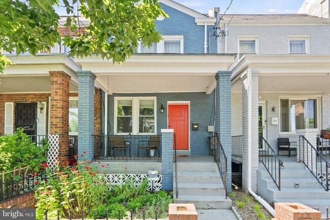 Building Photo - 1615 Fairlawn Ave SE