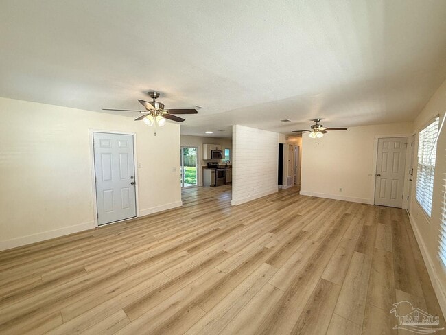 Building Photo - 1501 Croquet Dr