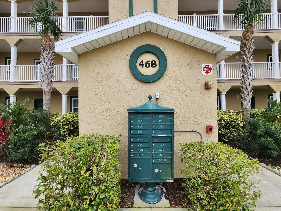 Primary Photo - Beautiful 2/2 Bouchelle Condo with private...