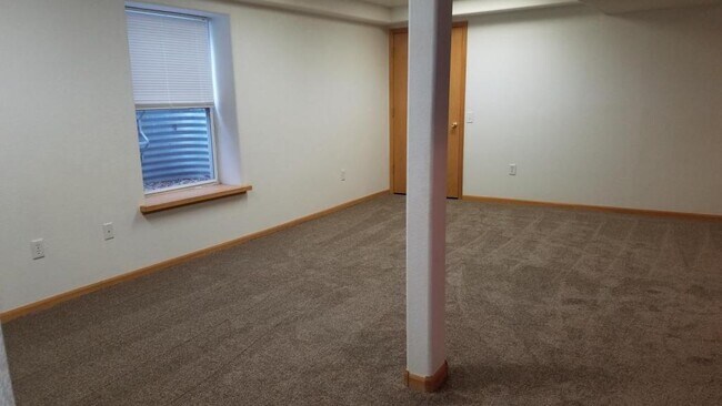 Foto del edificio - 715 3rd St.