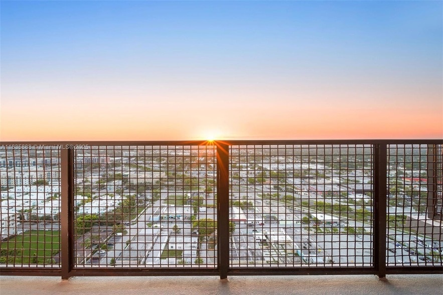 Photo - 555 NE 8th Street Unit PH2407